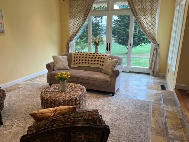 Foto del edificio - 2317 Winged Foot Rd
