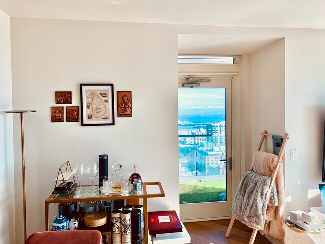 Dining area - 401 Harrison St