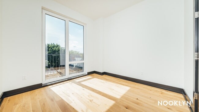 Foto del edificio - 1270 New York Ave