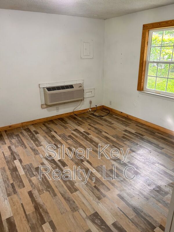 Building Photo - 115 Burdett Rd