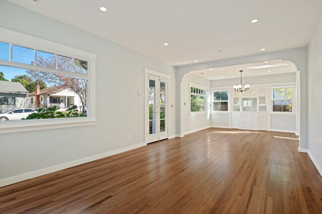 Foto del edificio - 135 N Alisos St