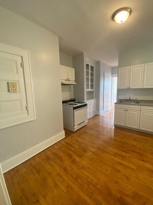 Foto del edificio - 7112 Park Ave