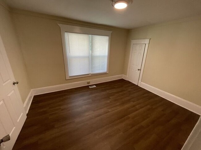 Foto del edificio - 1BD 1BA Duplex