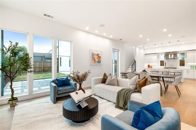 Foto del edificio - 825 Nomas St