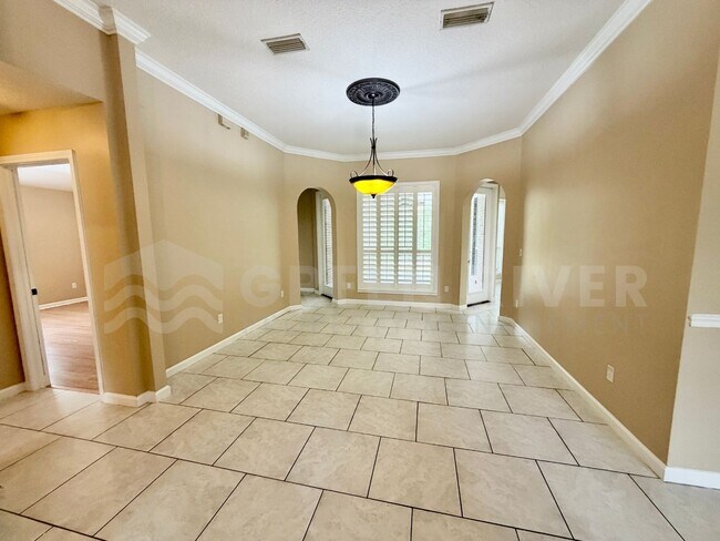 Foto del edificio - Luxury Living in The Oaks at Oakleaf – 4BR Retreat & Resort-Style Amenities