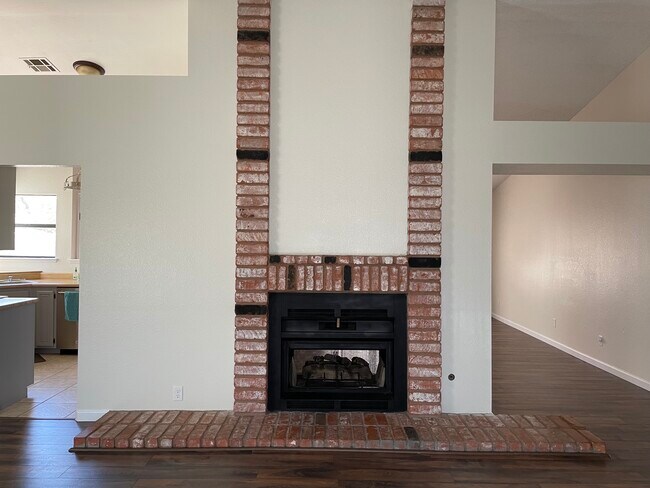 Foto del edificio - 3704 Broxburn St