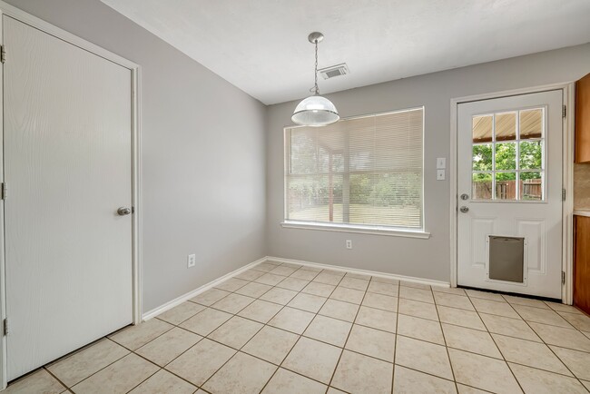 Foto del edificio - 33127 Cottonwood Bend