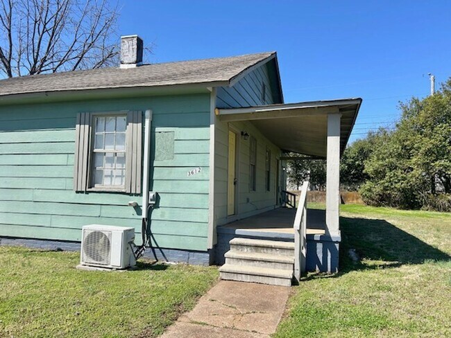 Foto del edificio - 3612 Fairview St SW