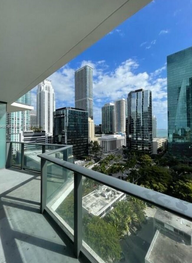 Foto del edificio - Stylish 1BR + Den at Dua Residences | Bay ...