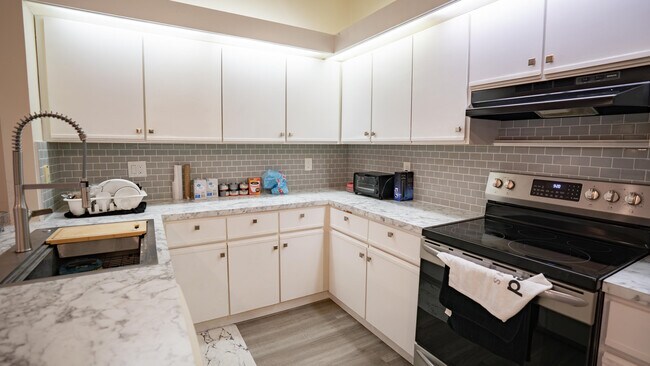 Foto del edificio - 8844 Marge Ct