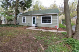Building Photo - 2314 Hillsdale Ave
