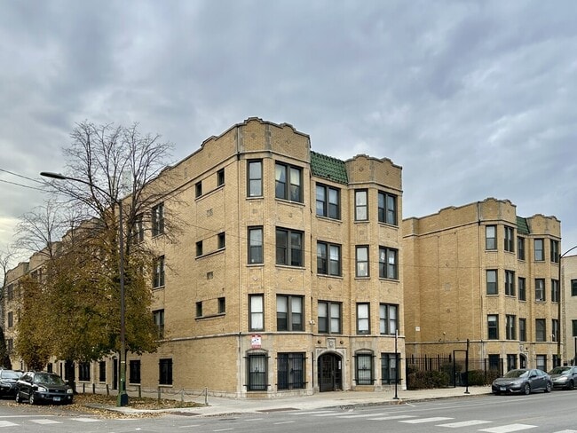 Building Photo - 1540 N Kedzie Ave