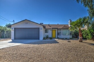 Building Photo - 3022 N 34th Pl