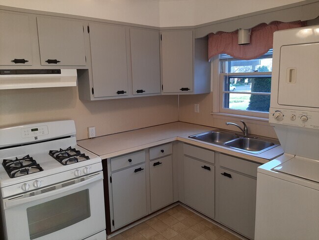 Kitchen - 17 S Kershaw St