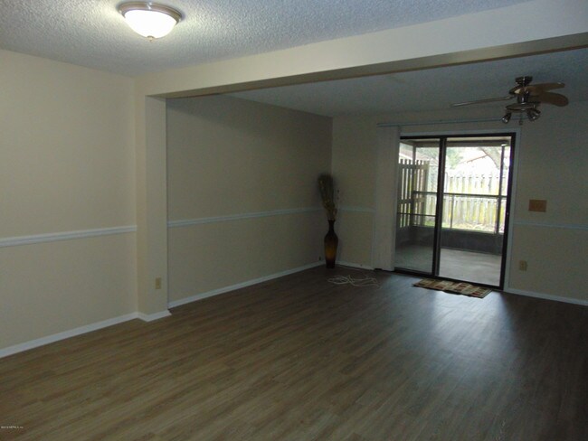 Building Photo - 7119 Prestwick Cir N