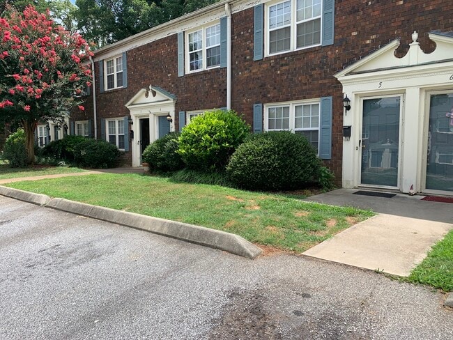Building Photo - 15 Galphin Dr