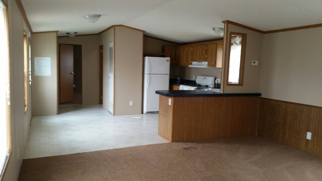 Building Photo - 703 Freedom Ct