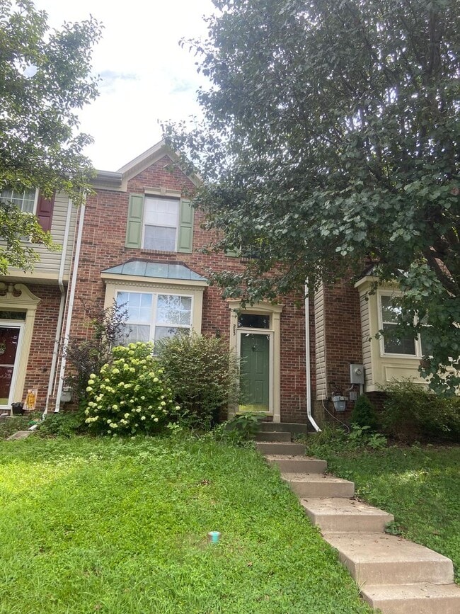 Building Photo - 203 Glen View Terrace