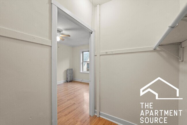 Foto del edificio - 2530 N Sawyer Ave