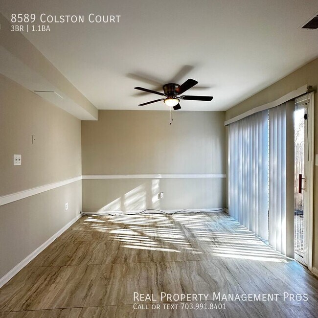 Building Photo - New Carpet and Fresh Paint / 3 Bed Townhou...