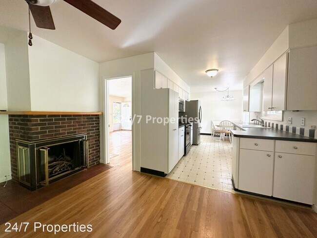 Building Photo - 3 br, 2.5 bath House - 10285 SW Homestead Ln.