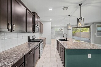 Building Photo - 1041 Glen Canyon Dr