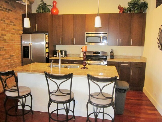 Foto del edificio - 3133 N Lakewood Ave