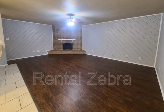 Photo - 709 Levelland Dr House