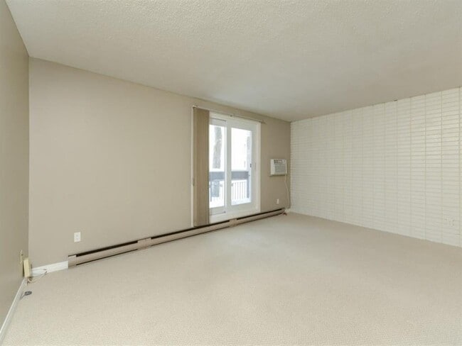 Building Photo - 1000 Markham Rd