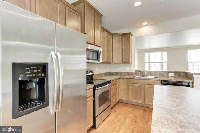 Building Photo - 7650 Timbercross Ln