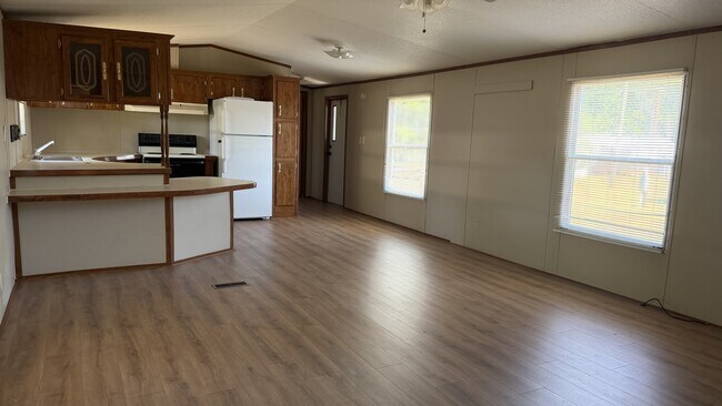 Foto del edificio - 1518 Lee County Rd 270