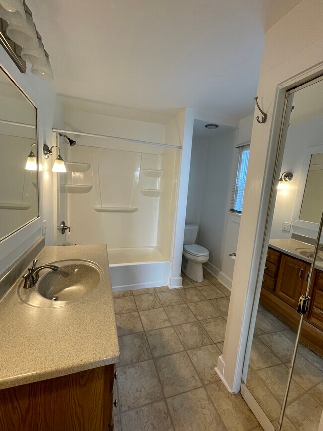 1st floor bath - 2226 Wrocklage Ave