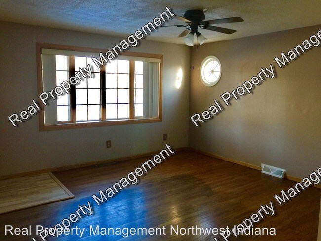 Building Photo - 334 N Arbogast St