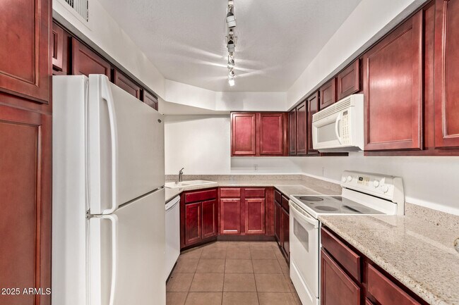 Foto del edificio - 8787 E Mountain View Rd
