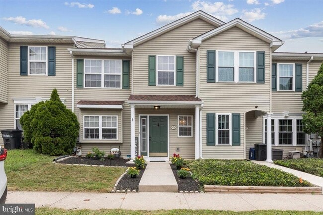Photo - 105 Pin Oak Ct Townhome