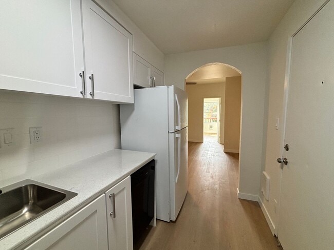 Building Photo - WS1580-B