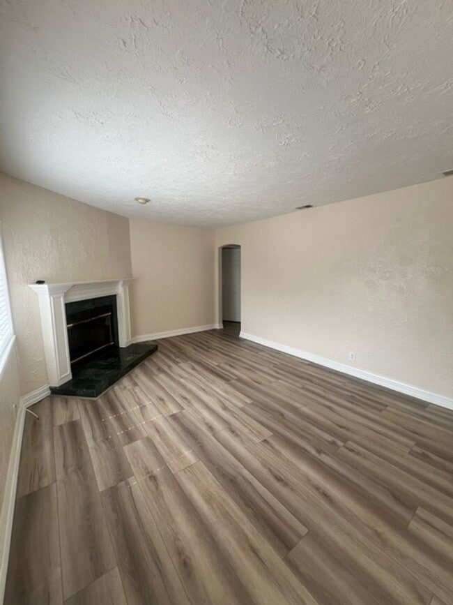 Beautiful 2 Bed and 1 Bath Home with 1 Car Garage Rent $1,995.00 - Beautiful 2 Bed and 1 Bath Home with 1 Car Garage Rent $1,995.00