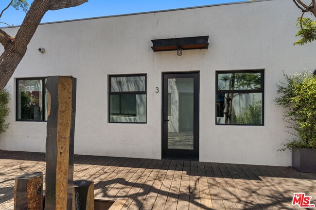 Building Photo - 1325 Cabrillo Ave