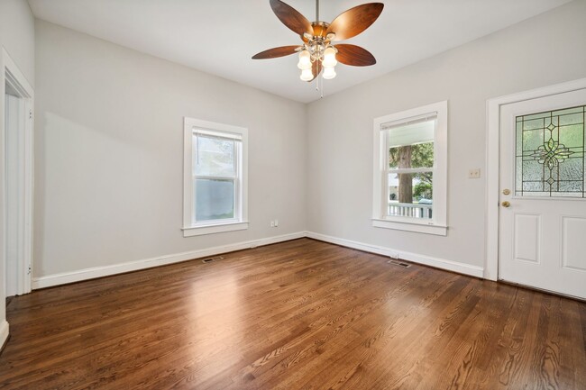 Building Photo - Totally Updated 3 Bed 1 Bath in Old West D...