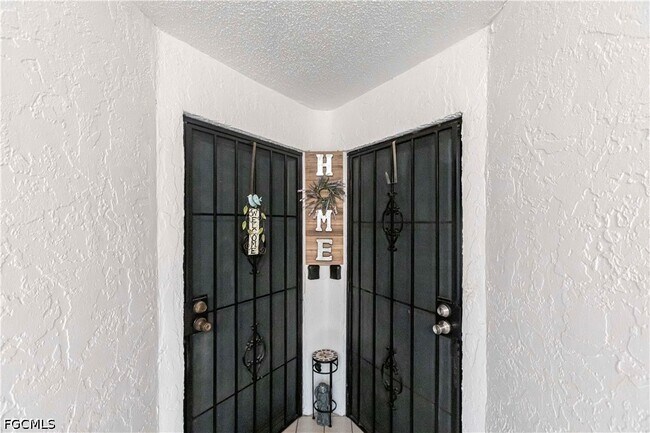 Foto del edificio - 6775 Lake McGregor Cir