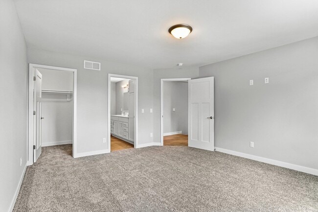 Building Photo - 200 Chalet Dr
