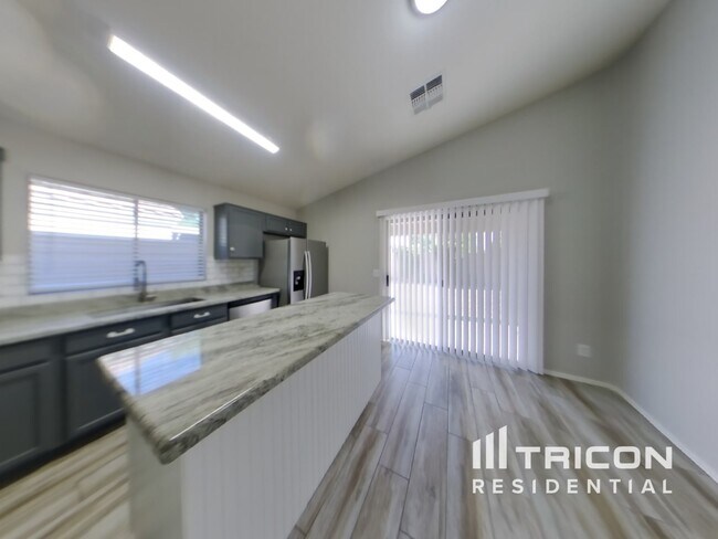 Foto del edificio - 9726 E Butte St