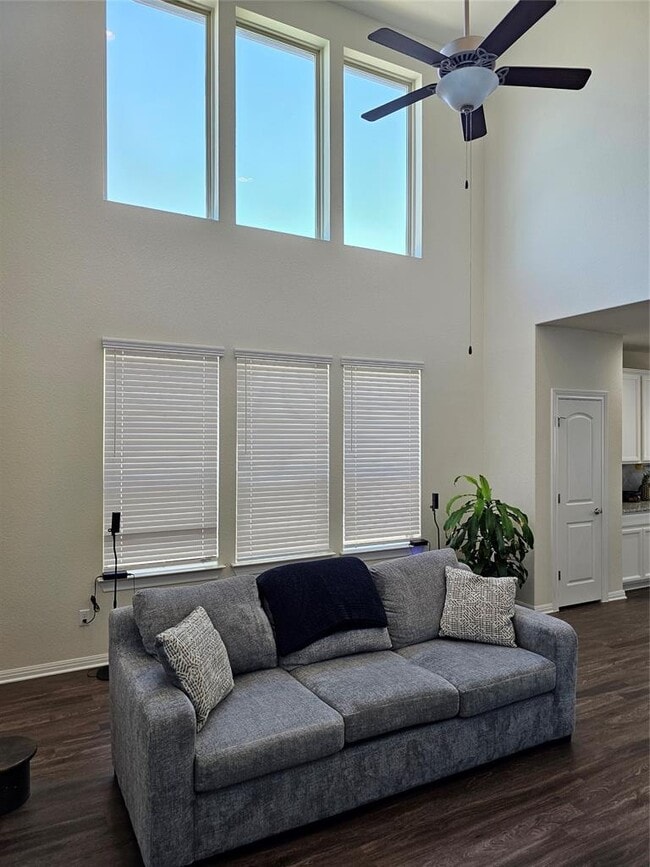 Foto del edificio - 15915 Cessida St