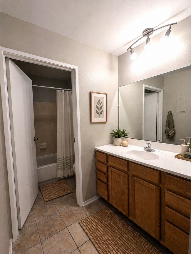 Foto del edificio - 9049 N Park Plaza Ct