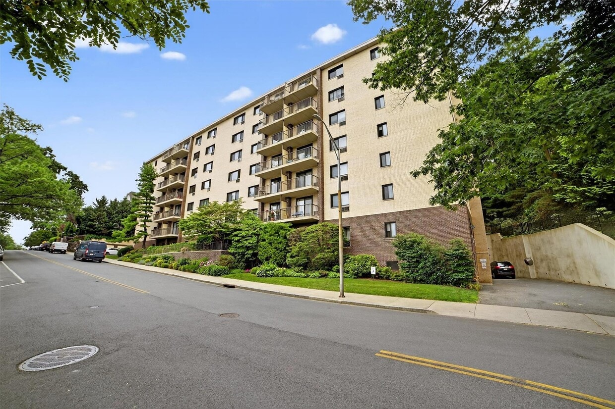 Primary Photo - 108 Sagamore Rd
