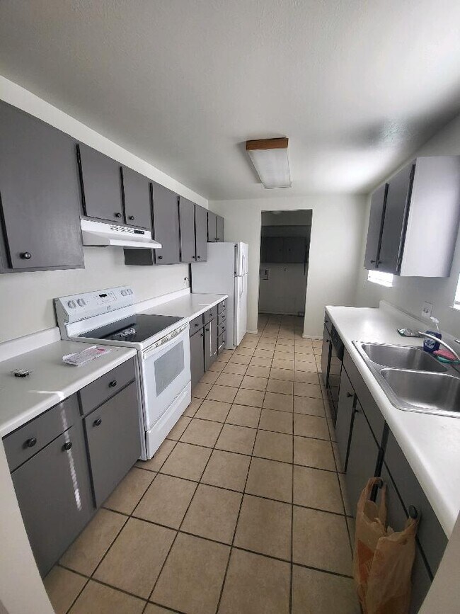 Foto del edificio - 3532 Meadowland Blvd