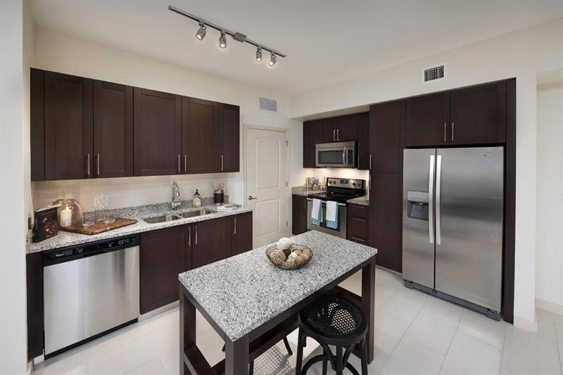 Foto principal - 10700 SW City Center Blvd