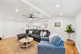 Building Photo - 229 Sherman Dr