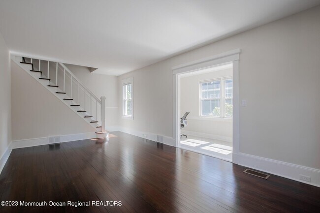 Foto del edificio - 532 River Rd