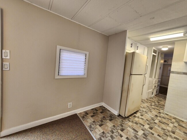 Building Photo - 7416 Edgemere Rd